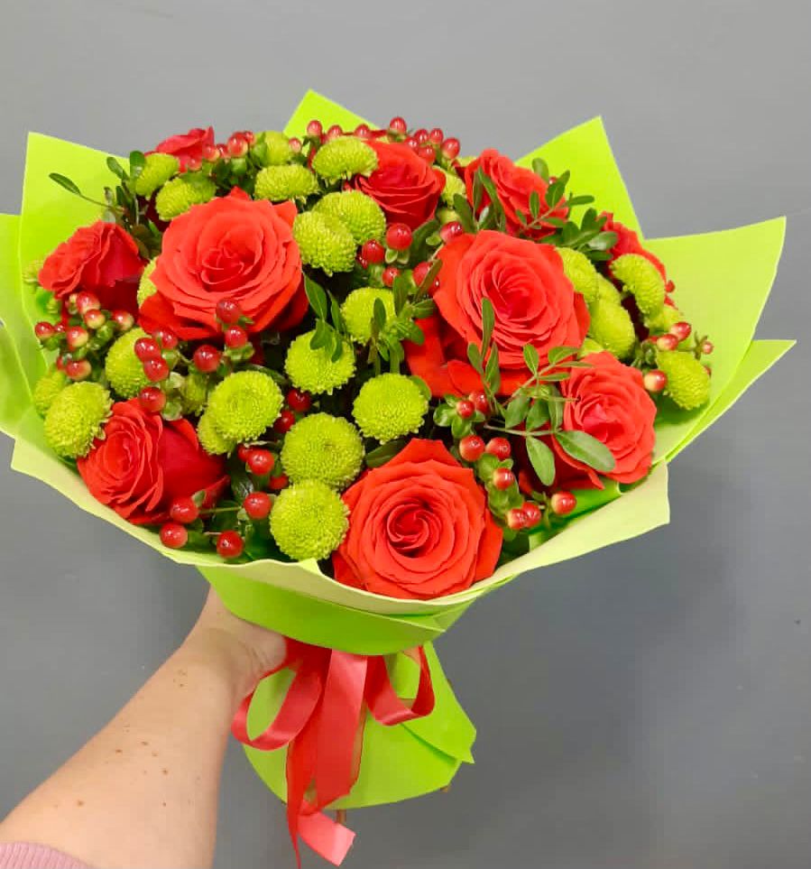 Букет цветов из: Хризантемы и Розы в Табачный