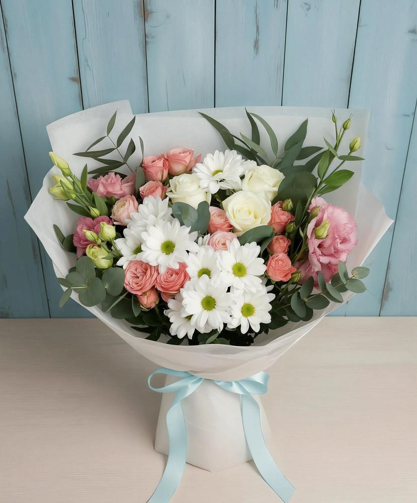 Букет цветов из: Розы, Лизиантусы и Хризантемы в Табачный