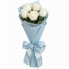 Букет 5 Белых роз Проуд в Табачный