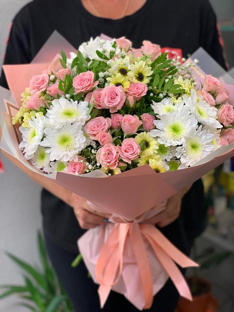 Букет цветов из: Розы и Хризантемы в Табачный