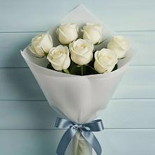 Букет 7 Белых роз Эдлесс Лав в Табачный