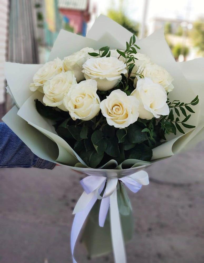 Букет Белые розы Проуд в Табачный