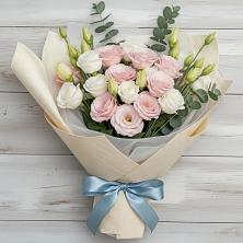 Букет цветов из:  Лизиантусы в Табачный