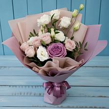 Букет цветов из:  Розы и Лизиантусы в Табачный