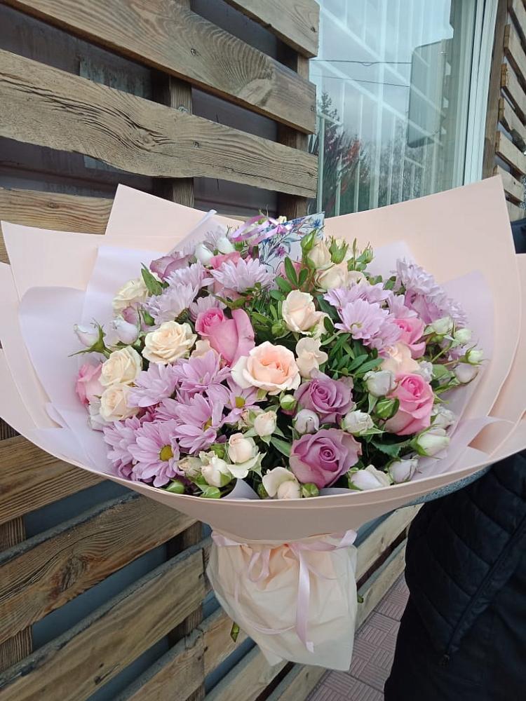 Букет цветов из: Розы и Хризантемы в Табачный