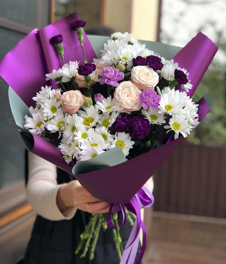 Букет цветов из: Хризантемы, Гвоздики и Розы в Табачный