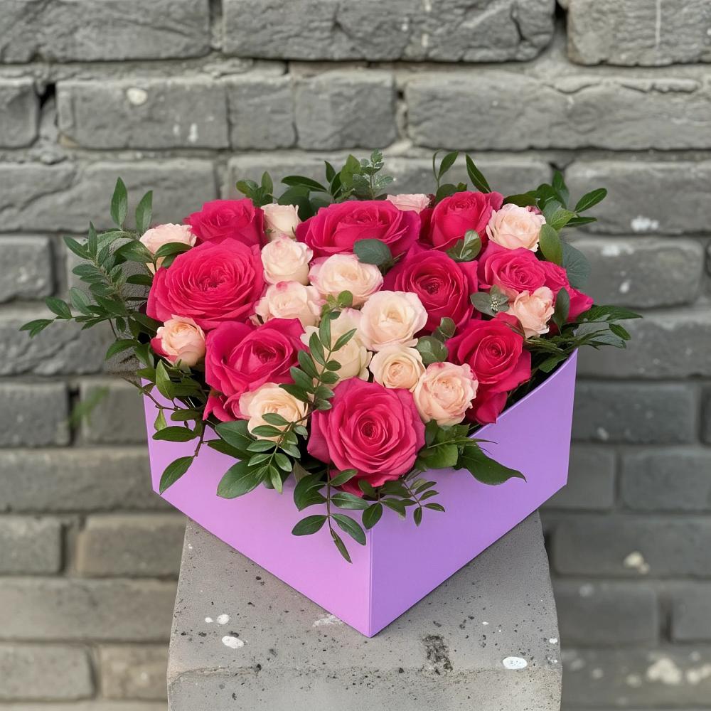 Цветочная композиция из Розы в коробке в Табачный