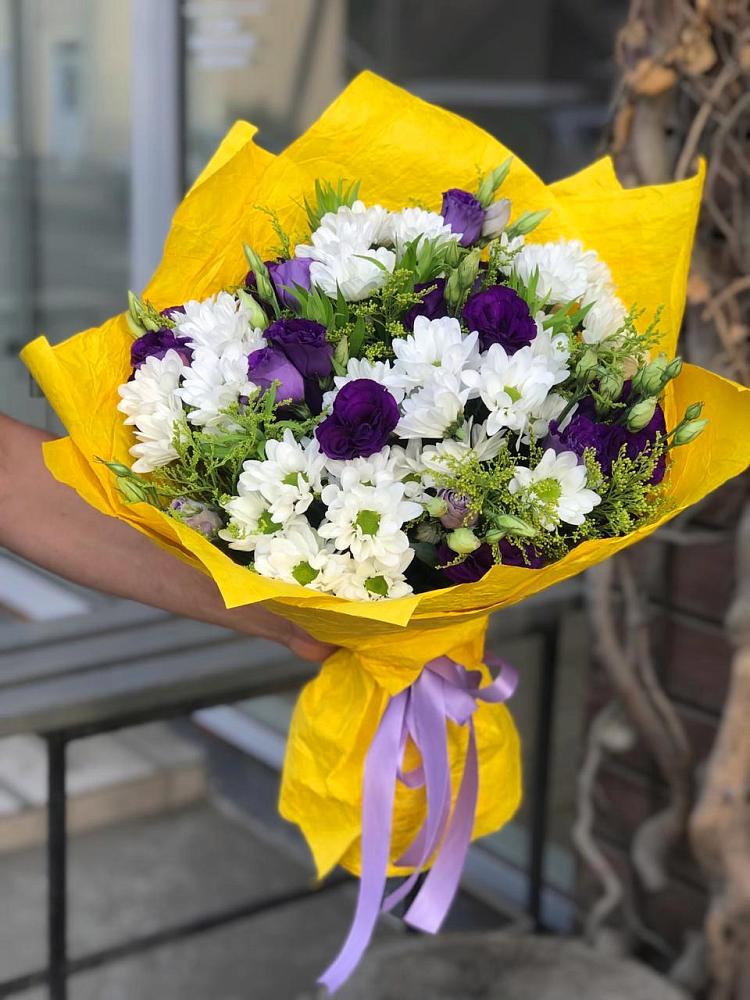 Букет цветов из: Ирисы, Хризантемы и Ромашки в Табачный