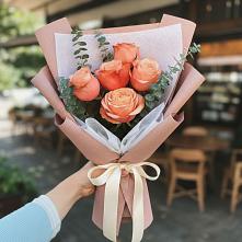 Букет цветов из:  Розы в Табачный