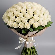 Букет 101 беля роза Белоснежка в Табачный
