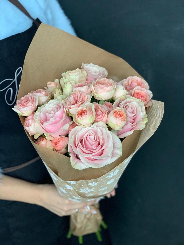 Букет цветов из: Хризантемы и Розы в Табачный