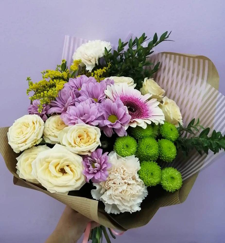 Букет цветов из: Хризантемы, Розы, Гвоздики и Герберы в Табачный