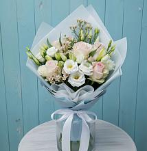 Букет цветов из:  Розы и Лизиантусы в Табачный