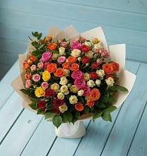 Букет Микс из разноцветных кустовых роз в Табачный
